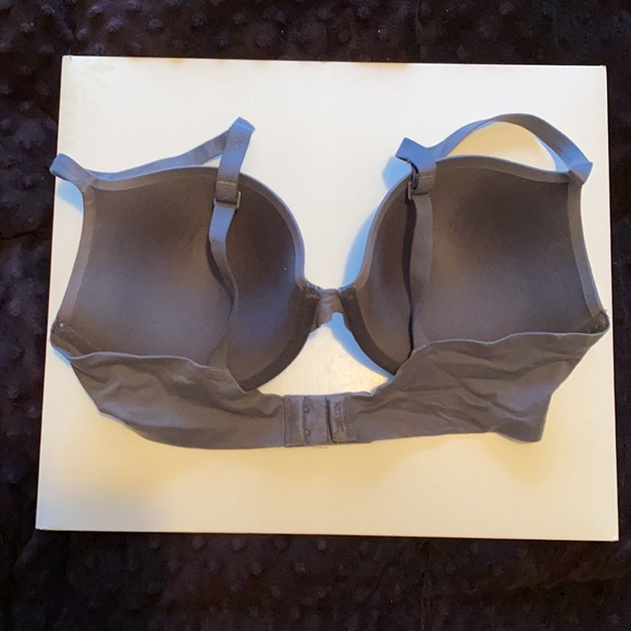 Calvin Klein underwire 34D bra - Picture 2 of 3